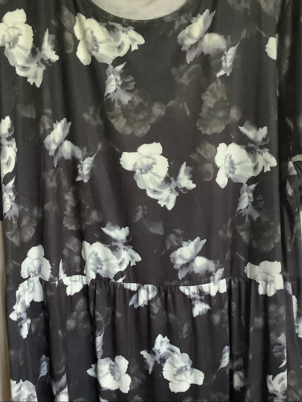 Plus Size Black Floral Maxi Dress with Scoop Neck